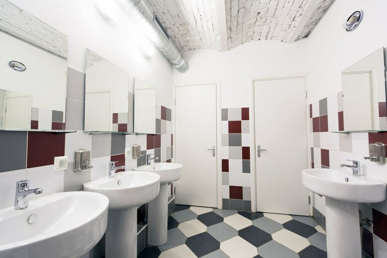 Makarov Hostel
