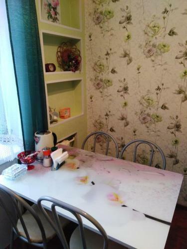Apartment Near Lopatinsky Garden, Center