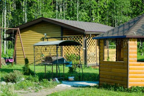 Hostal Holiday Home Tihotut