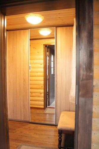 Hostal Holiday Home Tihotut