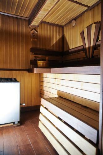 Hostal Holiday Home Tihotut