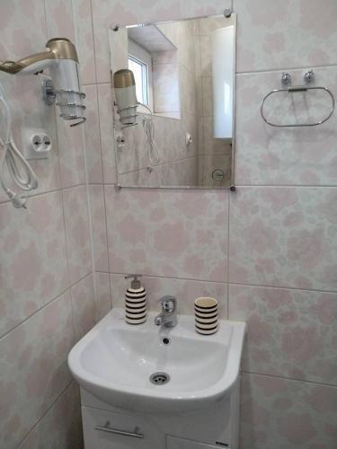 Hostal Lintu 2