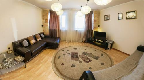 Apartamento 2kv Alieksandra Matrosova 1/2