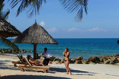 Bed & Breakfast Ledger Plaza Bahari Beach Hotel