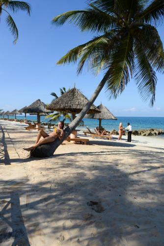 Bed & Breakfast Ledger Plaza Bahari Beach Hotel