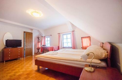Hostal Guesthouse Skafar