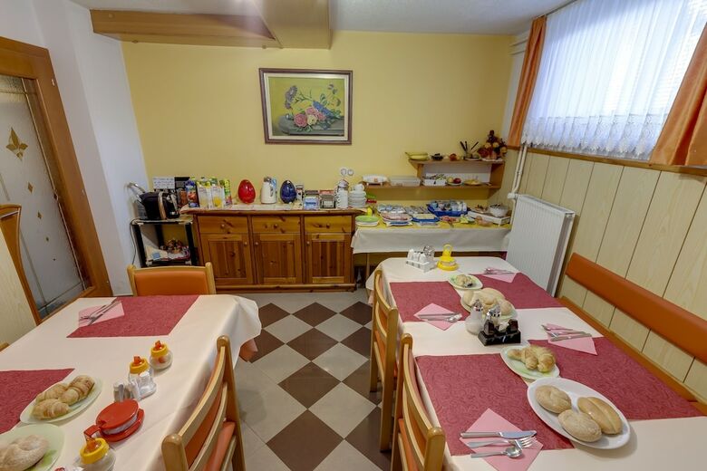 Bed & Breakfast Rooms & Apartments Jana