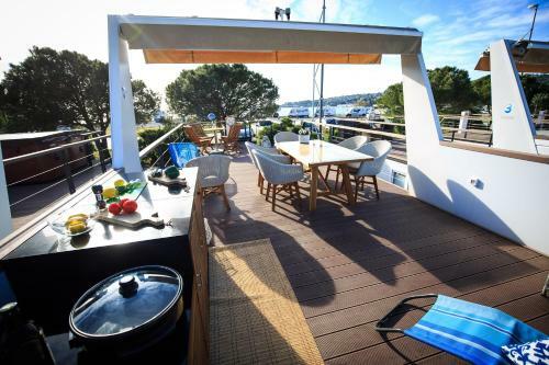 Floating Sea House Kahne Portoro?