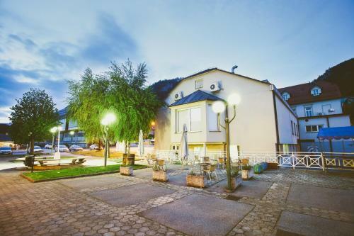 Hotel & Hostel Marenberg Radlje