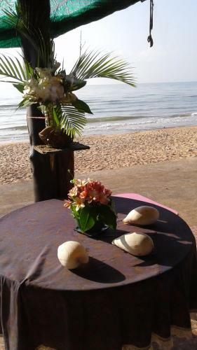 Hotel Bang Boet Bay Beach Resort