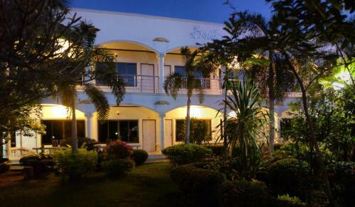 Hotel White Elephant Resort