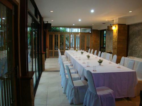 Dusit Hotel