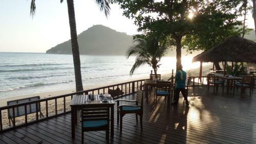 Hotel Pingchan Koh Phangan Beachfront Resort