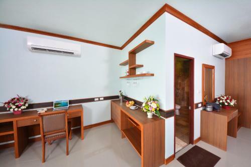 Hotel Haad Yao Bayview Resort & Spa