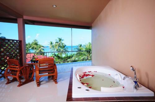 Hotel Haad Yao Bayview Resort & Spa