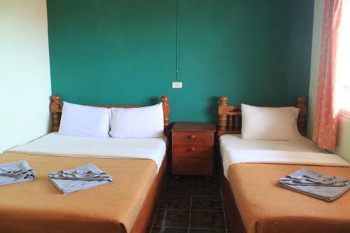 Hostal Baan Talay Guesthouse