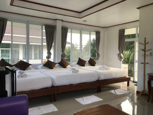Hostal V&k Baansuankaew Resort