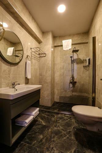 Grand Ayzek Hotel