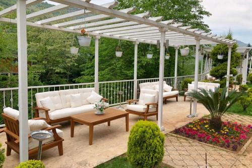 Jolnar Garden Hotel