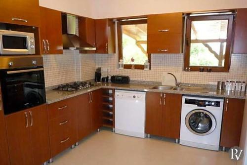 Marmaris Villa Sleeps 8 Pool Air Con Wifi