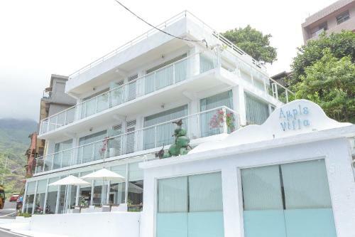 Hotel Ample Villa