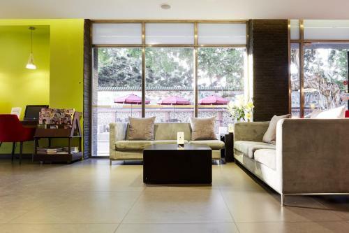 Albergue Hai Fu Hotel & Suites