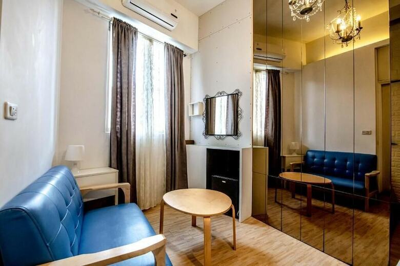 Hotel Treasure House