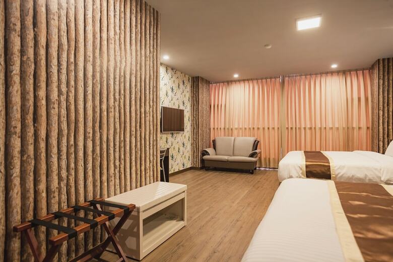 A Ace Hotel