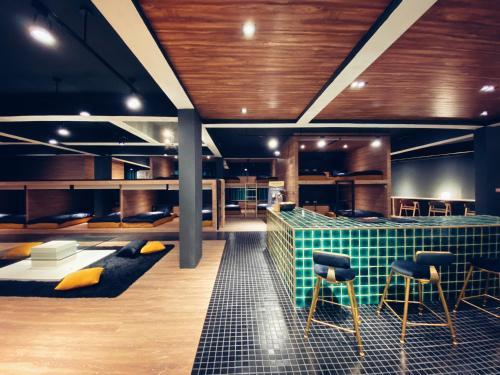 Perbed Hostel-taichung Station