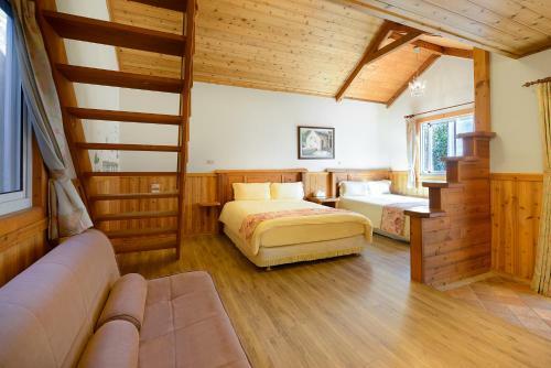 Aurora Villa