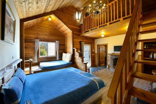 Aurora Villa