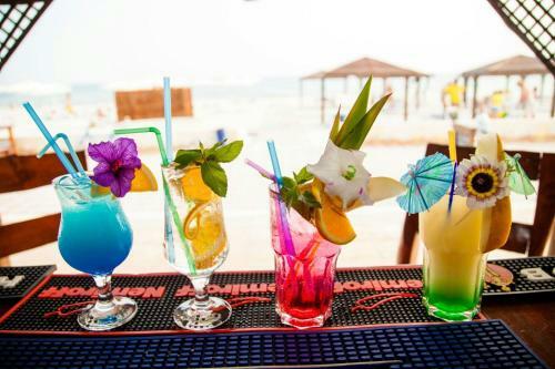 Hotel Oasis Beach Club