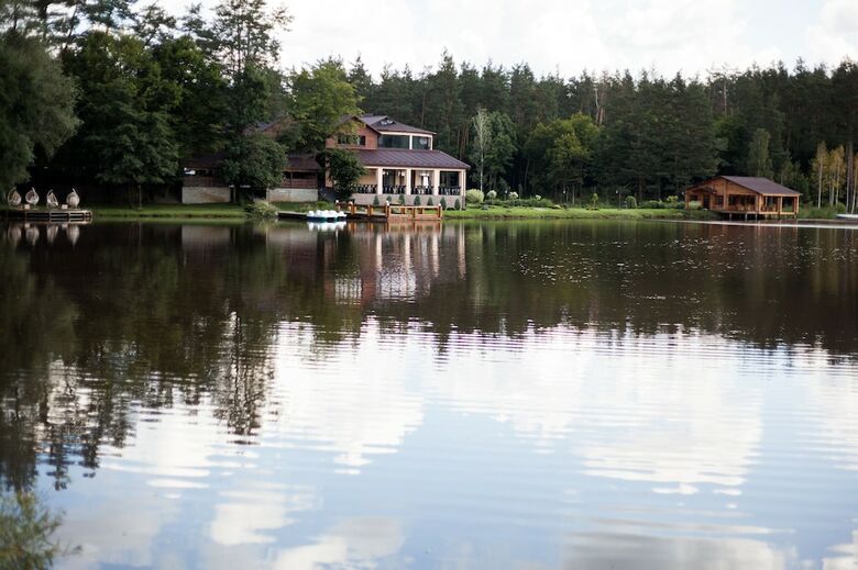 Hotel Charivne Ozero