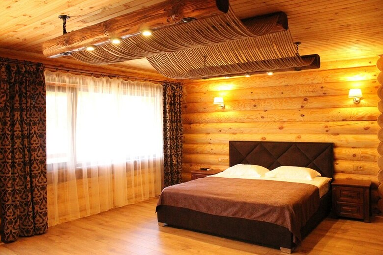 Hotel Charivne Ozero