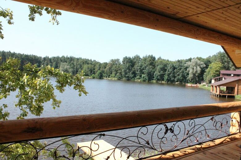 Hotel Charivne Ozero