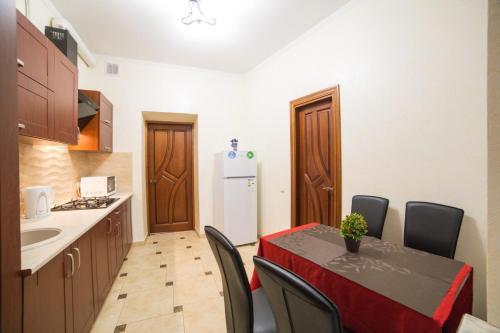 Cozy Apartment In Khmelnitsky Str.