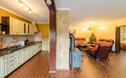 Hostal Gallery Of Mountains Holiday Home