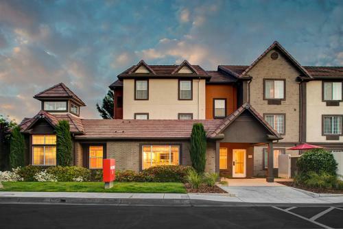 Hotel Towneplace Suites Fresno