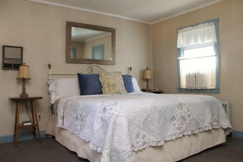 Piety Hill Cottages Motel And Bed And Breakfast