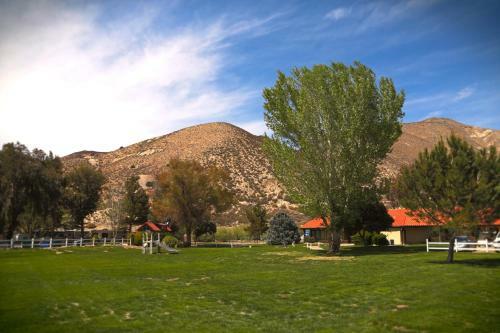 Soledad Canyon Studio Cabin 19
