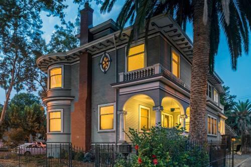 Elegant Victorian Near Downtown San Jose