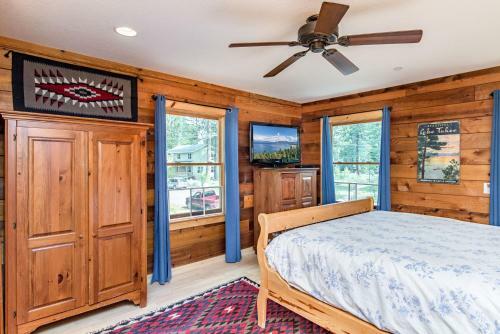 Cedar Log Cabin