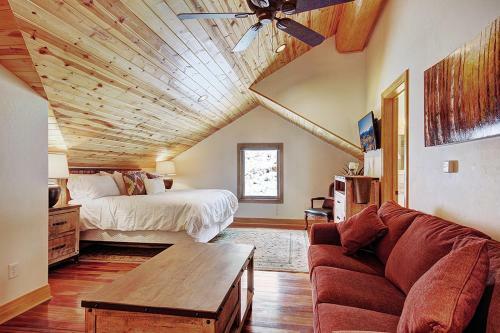 Woodland Lodge At Ruby Ranch Home