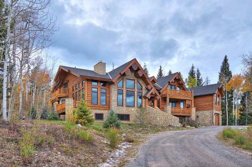 Woodland Lodge At Ruby Ranch Home