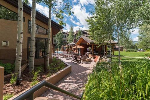 2103 Timberline Lodge, Trappeur's Crossing