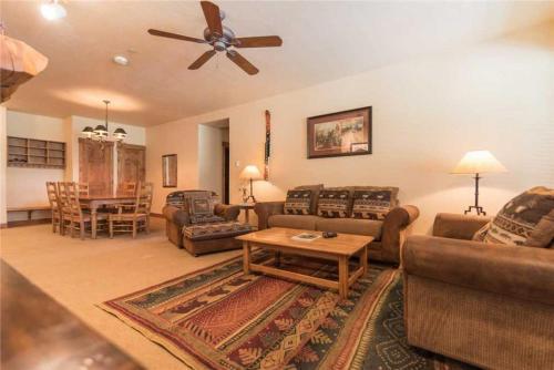 2107 Timberline Lodge, Trappeur's Crossing