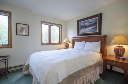 West Condominiums - W3531