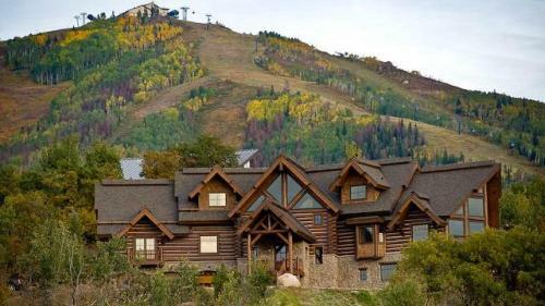 Lookout Lodge - Iconic Ultra Luxury Private Home