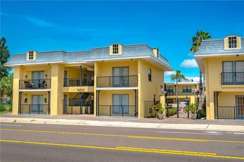 Royal Orleans 103, Studio, Heated Pool, Wifi, Sleeps 2