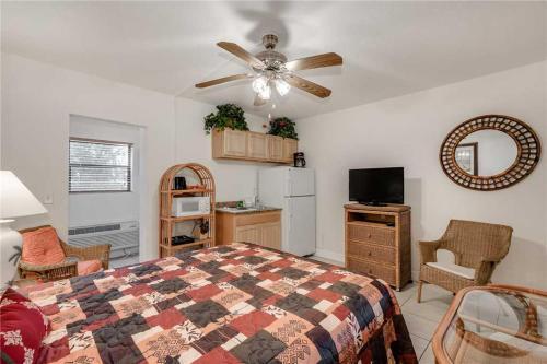 Royal Orleans 103, Studio, Heated Pool, Wifi, Sleeps 2